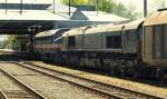 Nachschuss auf die abqualmenden MY 1158 und 266 032 , wegen dem ungnstigen Sonnenstand konnte ich leider nur eine Art Portrait der beiden machen....FR 1.5.11