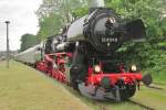 Dampfpendelzug mit 52 8047 steht am 23 Mai in Nossen.