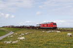 245 022 mit einem  Sylt-Shuttle  auf dem Hindenburgdamm aus Sylt kommend am 13.