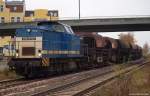 V100-SP-005  Truus  rangiert am 31.10.10 im Gleisvorfeld des Heider Bahnhofers herum.