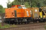 203 156-5 oder BBL 12(ex ALS 203 496, ex DR 202 496) rollt hier mit einem Schweerbau Bauzug durch Harburg. 19.8.11