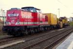 HGB Adam 23/202 240-8 steht zusammen mit einem Gertewagen dem kleinen Staubsaugerwagen und der SCG 23 abgestellt im Bhf von Rendsburg. 07.11.12