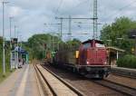 V 100 2335 mit dem 93447 bestehnd aus SPENO Schleifzug einer MaK/Vossloh 1206 BB und einigen Begleitwaggons. Der Zug wurde gegen halb acht aus Padborg geholt, die V 100 2335 stand ber Nacht in Flensburg. 15.6.11