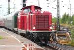 211 019-5 mit Sonderzug zum Cunnard Liner Treffen im Hamburger Hafen hat Einfahrt in den Bhf. HH-Altona. 15.07.12