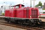 211 019-5(V100 1019)aus Vienenburg beim umsetzen im Bhf HH-Altona. 15.07.12