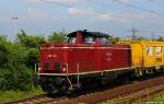 V100 1041/211 041-9 fuhr am 4.7.13 durch Ahlten gen Hannover.