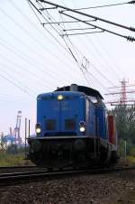 EGP 1 212 054-1 rangiert hier mit einem sehr langen Containerzug im Bereich Hamburg-Waltershof/Dradenau. 06.09.2014