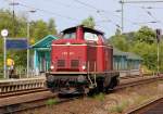 NeSa V100 1041/1211 041-9 als Tfzf 92255(Padborg/DK - Karlsruhe Hbf) heute morgen festgeahlten bei der Durchfahrt in Schleswig. 14.08.2015(1125)