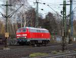 Solo dieselt 218 374-7 am 12.11.10 durch den Bhf. Hamburg-Harburg.