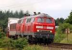 218 374-7 und 218 311-9 fahren am 13.7.10 mit dem Syltshuttle nach Niebll durch die Morsumer Fotokurve.
