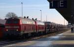 Gleicher Zug nur anderer Standort und deswegen in anderem Licht aufgenommen...218 314 und 307 mit dem Sylt Shuttle...29.1.11