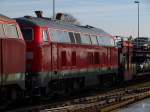 218 307-7 frisch gewaschen als zweite Lok am Sylt Shuttle in Westerland. 29.1.11
