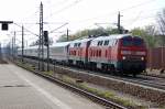 218 823-3 & 218 812-6 mit einer IC-Garnitur in Rathenow in Richtung Wustermark unterwegs. 22.04.2011