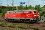 218 311-9 von DB Auto Zug Syltsuttle dieselte durch Harburg, vorne Hui und ......