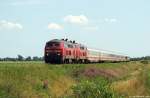 218 484-4 und 218 366-3 dieseln am 7.7.11 mit dem IC 2072 nach Westerland (Sylt) bei Niebll durch die Landschaft.