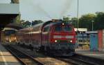 218 439-8 dieselte mit dem IRE 4238 nach Ulm Hbf aus dem Lindauer Bahnhof am 1.8.11.