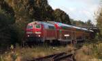 218 413-3 fhrt am 8.10.11 mit der RB 21589 nach Hamburg Hbf bei Raisdorf durch die Landschaft.