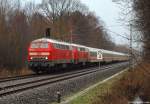 218 311-9 und 218 376-2 dieseln am 21.12.11 mit dem IC 2072 nach Westerland (Sylt) bei Tornesch weiter gen Nordseekste.
