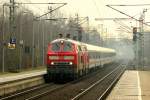 218 322 und 218 340 ziehen hier einen IC nach Westerland durch Elmshorn. 31.12.11
