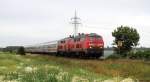 218 386-1 und 218 341-6 ziehen am 3.7.11 den IC 2170 nach Westerland (Sylt) bei Niebll weiter gen Nordseeinsel.