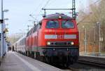 Umleiter No.2: 218 381-2(Unt/HBX/180309)und 218 344-0(Unt/HBX/150409) mit IC 2191  Wattenmeer  von Westerland nach Frankfurt beim Halt in Schleswig. 03.03.2013