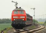 218 380-4 und 379-6 mit SyltShuttle, B Lehnshallig bei Niebll, 01.06.2013