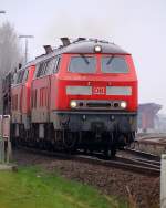 DB 1218 369-7(Unt/HBX/19.03.09)und 366-3(Unt/HBX/25.05.09) verlassen Niebüll mit einem Shuttle Richtung Westerland. Niebüll 29.03.2014 II