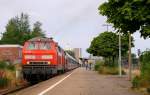 Abfahrt für den IC 2311 mit den Zugloks 218 386-1(REV/HB X/21.11.08)und 218 315-0(REV/HB X/13.02.09), Husum, 13.07.14