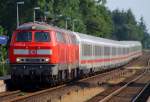DB 1218 371-3 und 363-0 mit IC nach Westerland, Langenhorn Bhf 02.08.2014