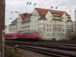 Eine 218 zog am 24.11.14 einen Dosto-Zug von München Hbf nach Mühldorf, hier am Rbf München-Süd.
