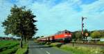 218 451-3 rollte am sonnigen 24.10.14 mit dem RE nach Bad Harzburg durch Baddeckenstedt.