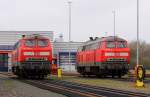 DB 1 218 379 und 311 am DB Werk in Niebüll, 14.04.15(996)