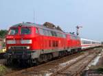 218 315-0 und 218 385-3 fahren am 31.7.10 beim Treffen mit Marc zu den Dampfloktagen bei der neg mit dem IC 2311 nach Stuttgart Hbf. in den Bhf. Niebll ein.