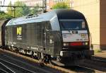 223 013-4 die fr PCT Altmann fhrt rollt hier mit einem sehr langen Autozug durch HH-Harburg. 7.5.11