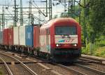 223 034-0/EVB 420 14 rumpelt hier mit einem Containerzug durch Harburg. 01.07.11