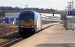 NOB 223 054-8/DE 2000-02 mit einer NOB nach Westerland. Husum 31.03.2013