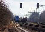 Warten auf die Rangierfreigabe...PRESS 253 015-8/1223 052-2 Jbek 25.02.2015(849)
