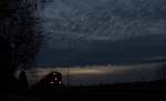 Interessant zeigte sich am Abend des 28.03.15 der Himmel über Poing, als mir eine 245 mit ihrem Doppelstockzug nach Mühldorf begegnete.