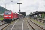 Die DB 245 verlässt mit ihrem IRE nach Basel Bad.