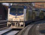 046. Aufsteigende Hitze hat die 246 006-1 Traxx P160DE der Metronom als sie gerade in HH-Harburg hielt. 4.12.10