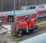 363 215-5 eine gute alte West V60 steht einsam im Abstellbereich Kiel KO. 31.12.11