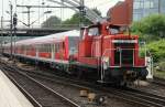 362 523-3 rangiert hier eine RB in den Kieler Hbf. 20.06.12