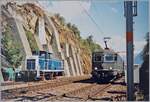 Während die SBB Re 6/6 11634  Aarburg-Oftringen  mit einer SBB Re 4/4 II einen Güterzug die BLS Südrampe hochziehen und nun dien Station Ausserberg erreicht haben, steht dort auf Gleis
