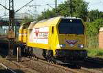 264 011-8 der Baufirma Wiebe rollte mit der 211 341-3 und vielen Bauwagen im Schlepp mit wunderbarem Dieselgebrumme durch Harburg. 03.06.11