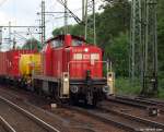 295 068-1 dieselt am Abend des 14.5.11 durch den Harburger Bahnhof.