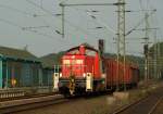 FZT 53586 wieder gezogen von der 295 021-0 aber diesmal mit beladenen Holzwaggons Richtung Neumnster unterwegs. 03.09.11