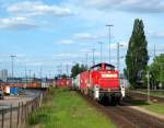 Im Spotlight schob 290 522-2 einen Containerzug auf eines der 8 Gleise des Containerterminal Burchardkai am 5.5.2012