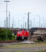 295 081-4 und noch weitere V90er stehen  gesichert  abgestellt in Maschen und warten auf eine weitere Verwendung. Maschen Rbf 03.06.12