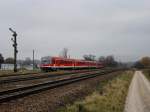 Der 628 628 und ein Weiterer als RB nach Landshut am 11.11.2011 bei der Ausfahrt aus Tling.