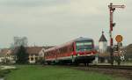628/928 287 als Regionalzug nach Schaffhausen bei der Ausfahrt in Neunkirch am 8.